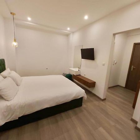 Real City Suites Syntagma Atenas Exterior foto