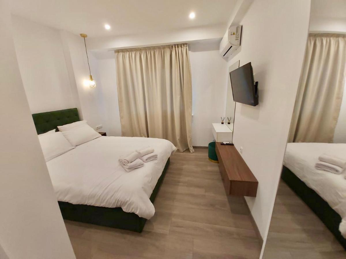 Real City Suites Syntagma Atenas Exterior foto
